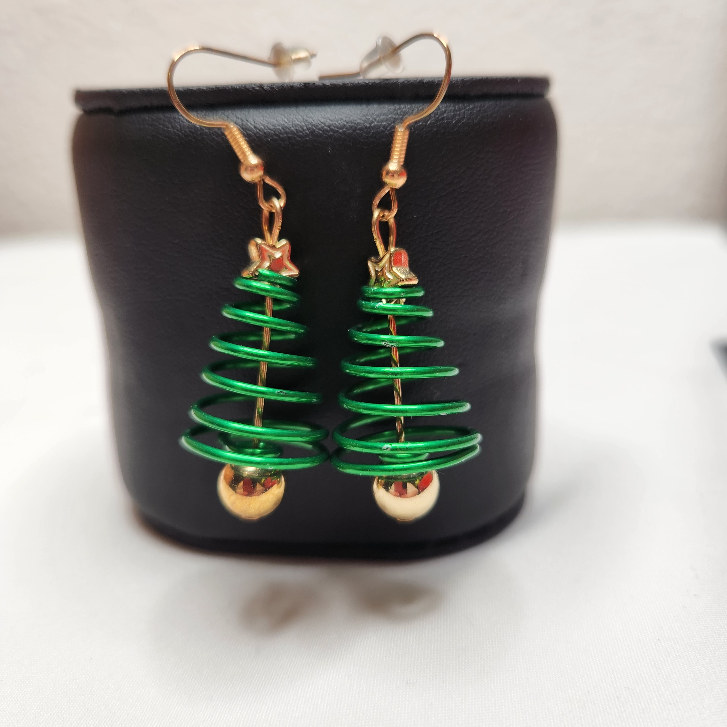 Green And Gold Christmas Tree Earrings Wired Shape With Star At Top Nwot 14$